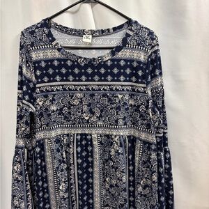 Sew In Love Navy and Cream Floral Top size Large